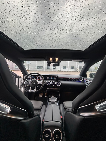 Mercedes-Benz CLA45 8 of 11