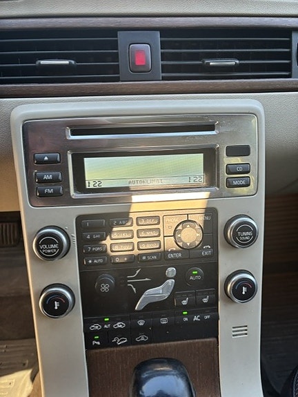 Volvo XC70 9 of 15