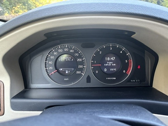 Volvo XC70 5 of 15