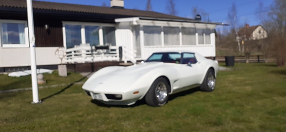 Chevrolet Corvette 3 of 3