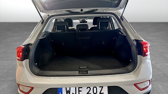Volkswagen T-Roc 13 of 19