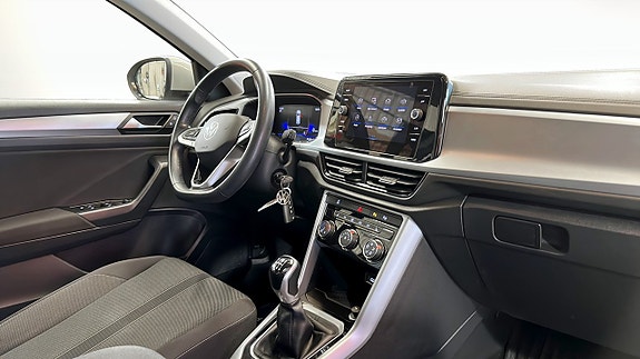 Volkswagen T-Roc 11 of 19