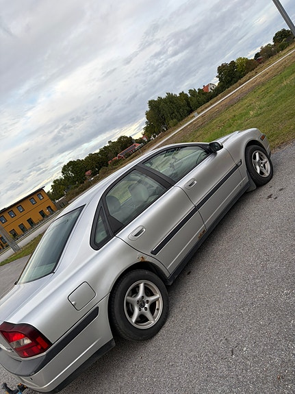 Volvo S80 4 of 5