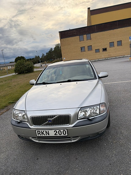 Volvo S80 2 of 5