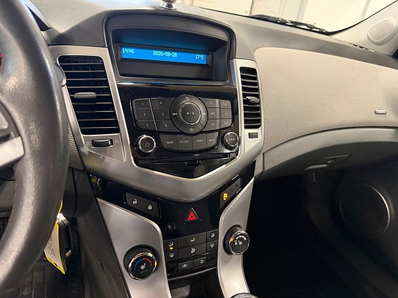 Chevrolet Cruze 13 of 13