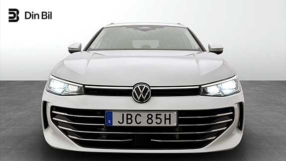 Volkswagen Passat 4 of 19