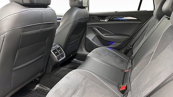 Volkswagen Passat 11 of 19