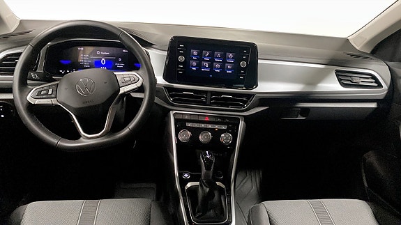 Volkswagen T-Roc 10 of 12
