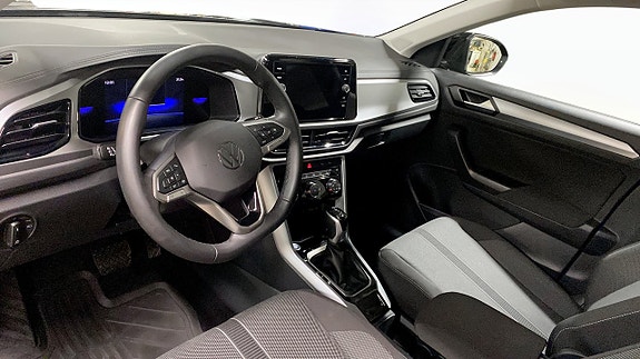 Volkswagen T-Roc 7 of 12