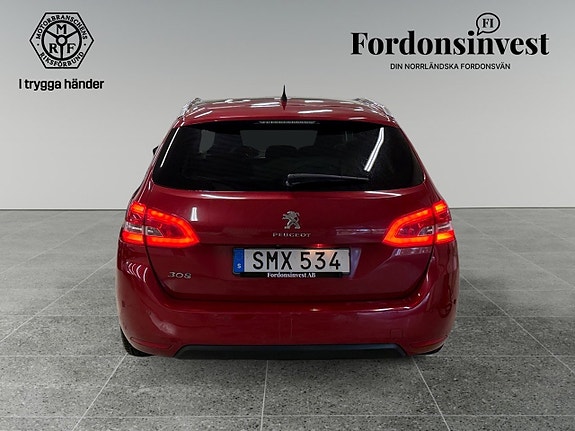 Peugeot 308 SW 8 of 18