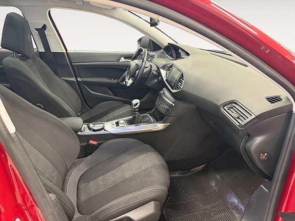 Peugeot 308 SW 11 of 18