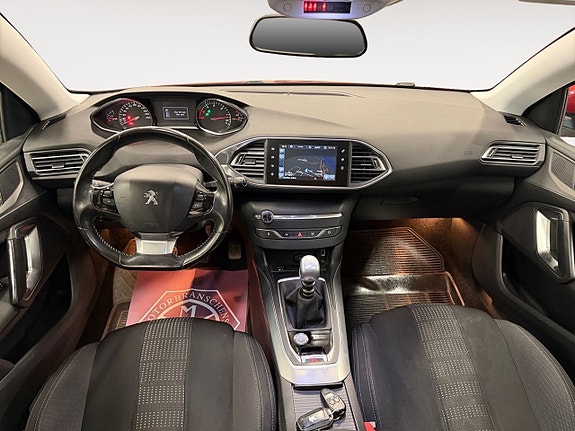 Peugeot 308 SW 12 of 18