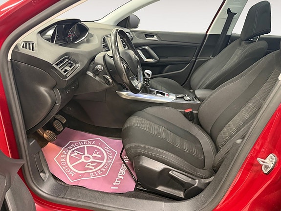 Peugeot 308 SW 10 of 18