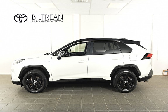 Toyota RAV4 3 of 24