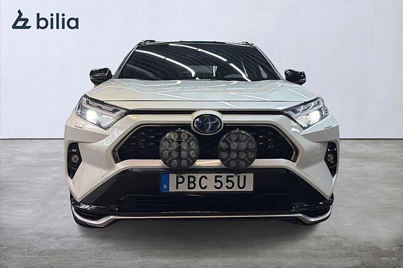 Toyota RAV4 6 of 21