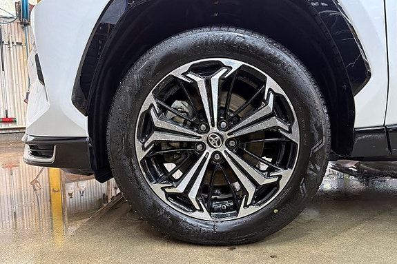 Toyota RAV4 17 of 21