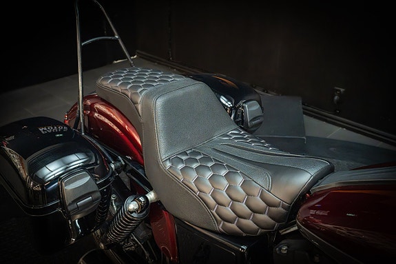 Harley-Davidson Street Bob Special (FXDBB 103) "Club Style" 15 of 17