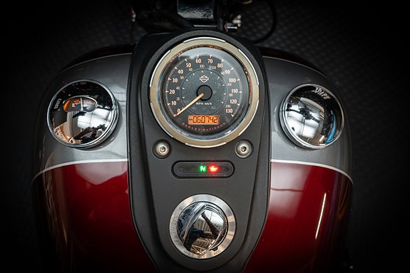 Harley-Davidson Street Bob Special (FXDBB 103) "Club Style" 9 of 17
