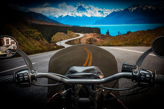 Harley-Davidson Street Bob Special (FXDBB 103) "Club Style" 10 of 17