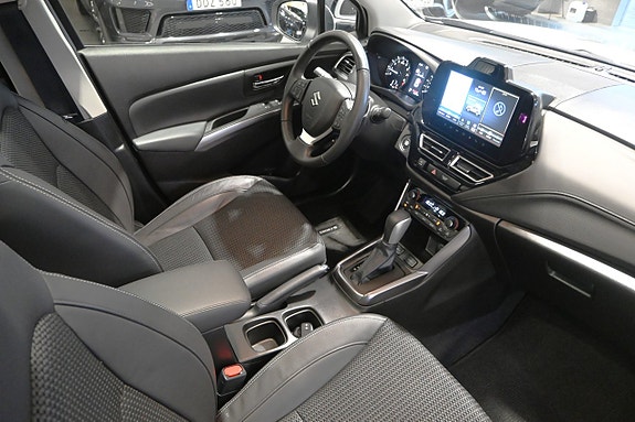 Suzuki S-Cross 10 of 25