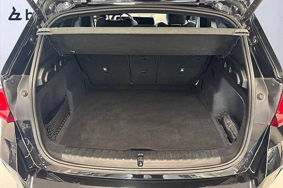 BMW iX1 10 of 18