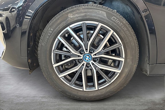 BMW iX1 14 of 18