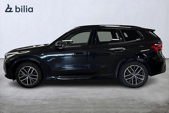 BMW iX1 3 of 18