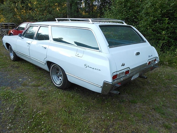 Chevrolet Impala 4 of 25