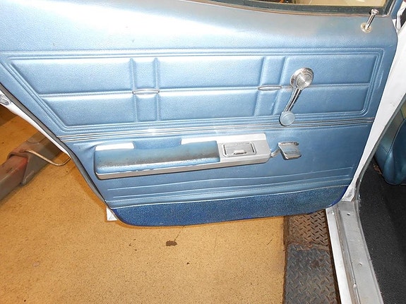 Chevrolet Impala 14 of 25