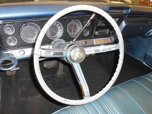 Chevrolet Impala 7 of 25