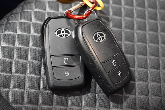 Toyota Yaris 19 of 23