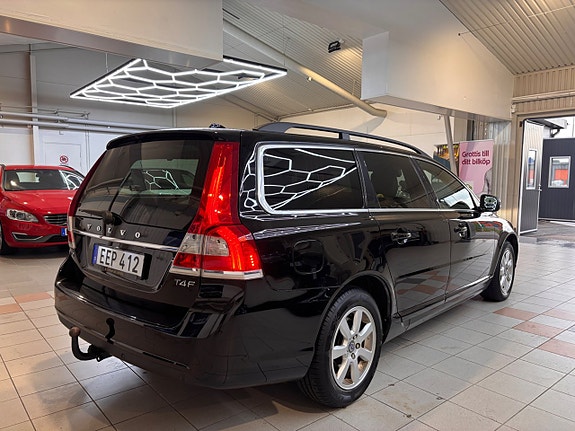 Volvo V70 5 of 17