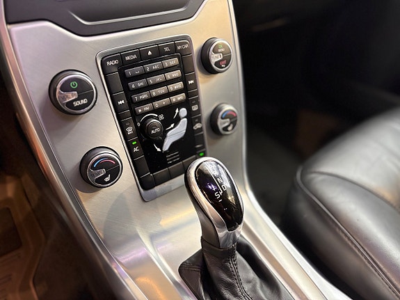 Volvo V70 11 of 17