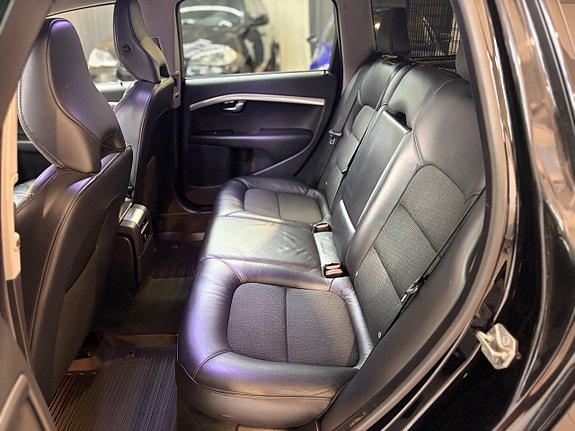 Volvo V70 12 of 17