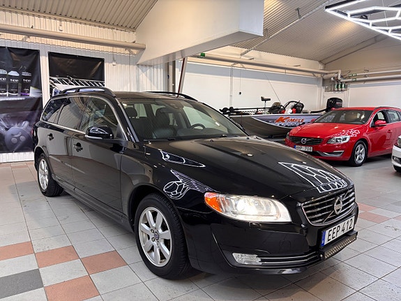 Volvo V70 4 of 17