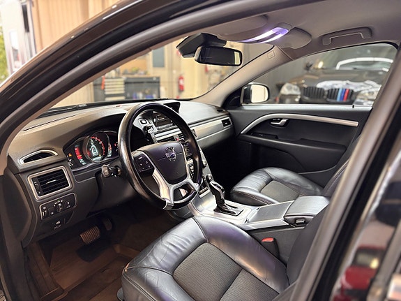 Volvo V70 10 of 17