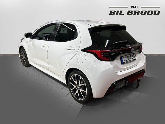Toyota Yaris 6 of 14