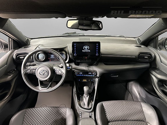 Toyota Yaris 7 of 14