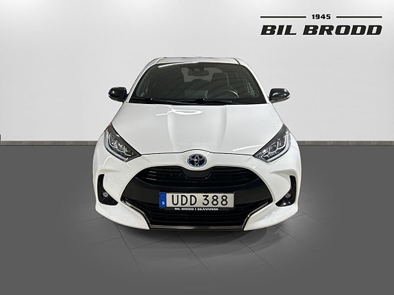 Toyota Yaris 2 of 14