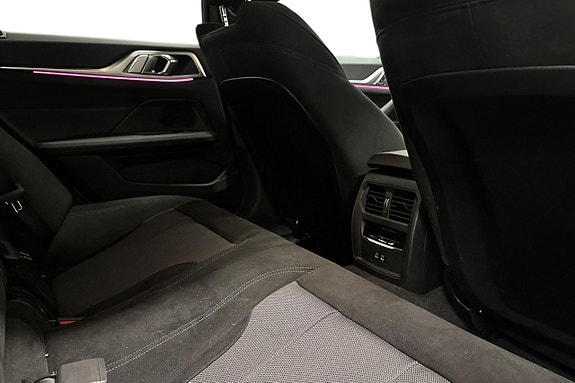 BMW i4 7 of 18