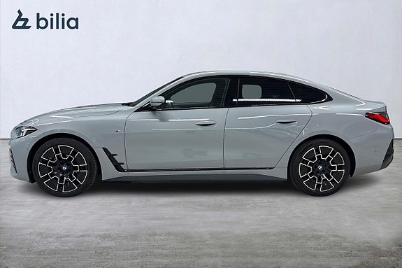 BMW i4 3 of 18