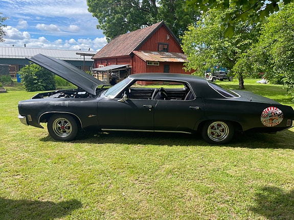 Oldsmobile Delta 88 2 of 10