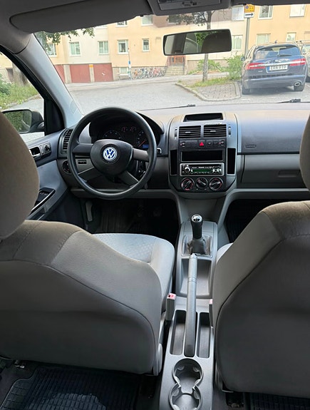 Volkswagen Polo 13 of 21
