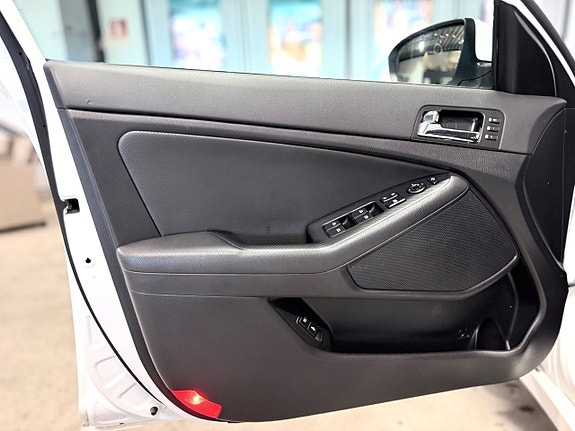 Kia Optima 12 of 12