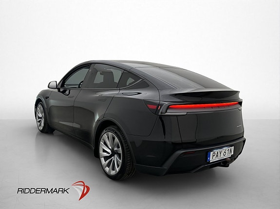 Tesla Model Y 6 of 30