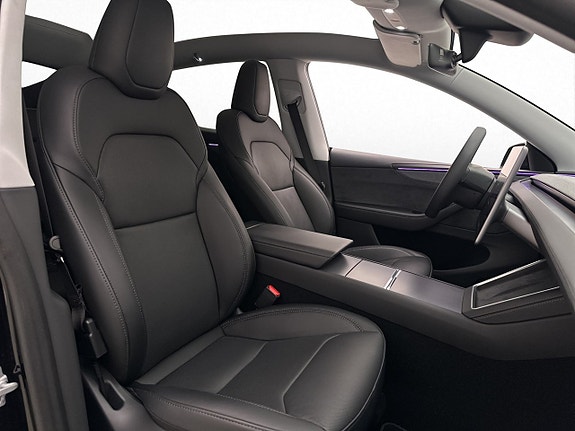 Tesla Model Y 29 of 30