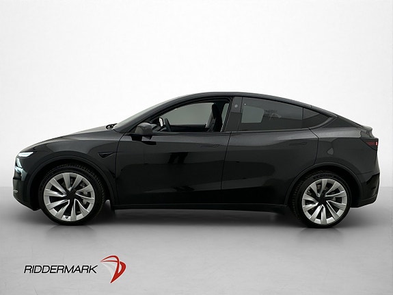 Tesla Model Y 5 of 30