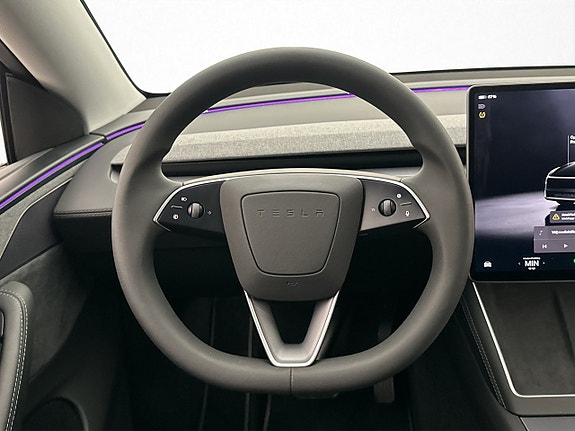 Tesla Model Y 15 of 30