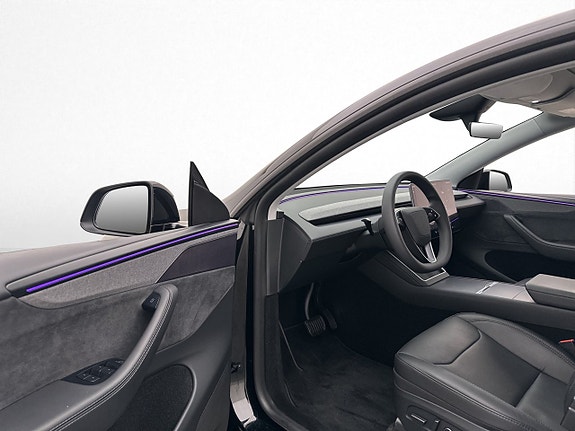 Tesla Model Y 12 of 30