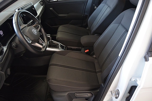 Volkswagen T-Roc 9 of 13